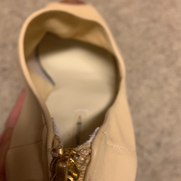 MAX STUDIO Buttery Soft Leather Peep Toe Heels / Pumps in Nude Beige sz 7.5 - Picture 7 of 7